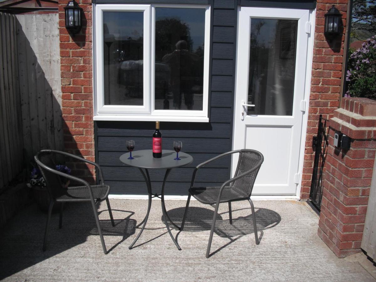 White Horse Studio Apartment Preston  Bagian luar foto