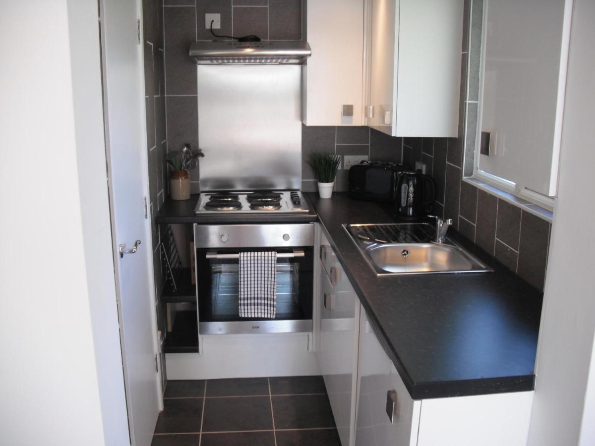 White Horse Studio Apartment Preston  Bagian luar foto